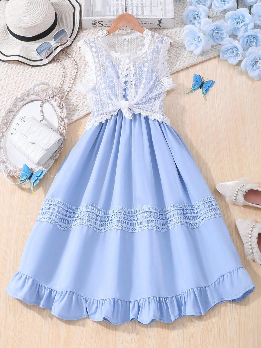 SHEIN 2 件/套 Tween Girl 白色蕾丝夹克搭配条纹饰边上衣，搭配蓝色细肩带连衣裙，浸染花卉下摆和荷叶边饰边，可爱优雅的日常休闲装，夏季 - 藍色 - 查看 1