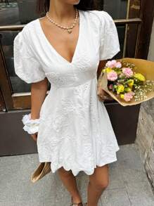 Serisse Damen einfarbiges Minikleid mit tiefen V-Ausschnitt, Puffärmeln und bestickten Blumendetails, Lässig, Urlaubsoutfit und Datenight-Kleidung, Frühling/Sommer - Weiss - Übersicht 4