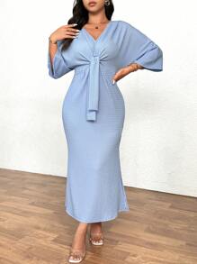 SHEIN Clasi Plus Size Women Elegant Textured Twist Knot Front Midi Dress, Slimming Waist, Stretchy Knit Fabric, High Slit, Blue Long Sleeve Dress For Casual Wear & Commuting - Blue - View 3