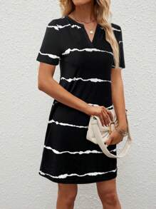 SHEIN LUNE Women V-Neck Short Sleeve Printed Casual Short Dress