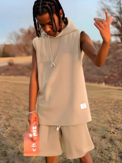 SHEIN Tween Boy 2pcs/Set Patched Detail Hooded Tank Top And Shorts Outfit