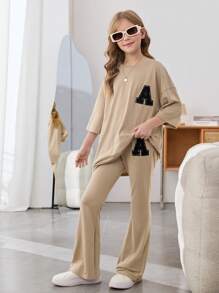 SHEIN Leap Crew Tween 女童宽松短袖 T 恤和喇叭裤套装，带字母和贴花装饰，休闲 2 件套服装 - 杏色 - 查看 4
