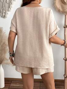 SHEIN LUNE Conjunto de 2 piezas de talla grande para vacaciones de verano: camisa holgada de manga corta con lazo y pantalones cortos anchos de pierna ancha en color caqui