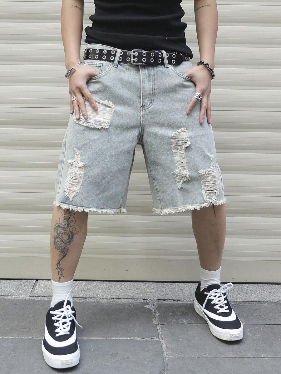 Manfinity EMRG 男士口袋破洞磨边休闲牛仔短裤街头休闲学院风热带风情 - 淺色水洗藍 - 查看 1