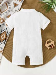 SHEIN 1pc Newborn Baby Boys White Short Sleeve Snap Front Jumpsuit, Soft Comfy Casual For Home, Outdoor, Travel, Spring/Summer Neutral Baby Clothes Short Sleeve Baby Romper Unisex Baby Romper Baby Casual Romper Neutral Baby Clothes Unisex - White - View 2