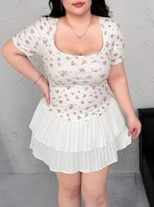 Vibekara Plus Size Women's Printed Square Neck Fitted Casual Summer T-Shirt