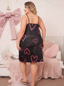 Plus Size damska koszulka nocna z nadrukiem liter i serc, swobodna, na ramiączkach