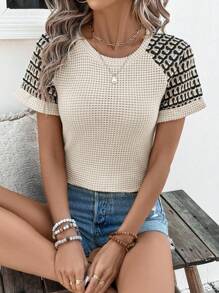 SHEIN LUNE Dames Casual Knit Hollow Stof Contrast Kleur Borduurwerk Raglan Korte Mouw Getailleerd T-shirt, Geschikt Voor Dagelijks Leven, Vakantie, Reizen, Strand