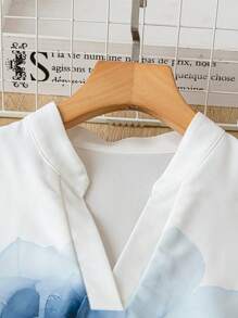 Mulvari Blusa de mujer con estampado floral, escote con muesca y bajo asimétrico para uso casual en vacaciones
