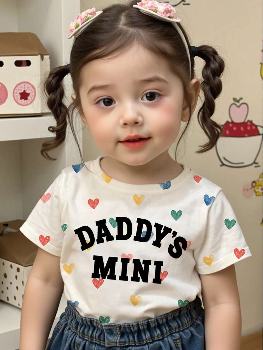 SHEIN 女宝宝可爱手绘彩色爱心印花“Daddy's Girl”英文文字女宝宝休闲简约圆领短袖上衣适合夏季 - 彩色 - 查看 1