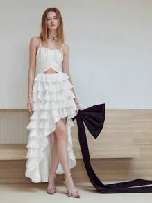 MOTF STUDIO VESTIDO CON VOLANTES ASIMÉTRICOS Y BAJO EN CAPAS