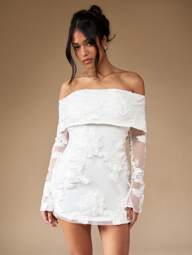 MISSGUIDED Vestido Curto de Mangas Longas com Ombros à Mostra Bardot Bordado e com Aplicações