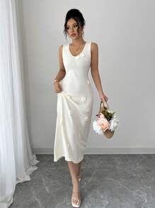 Chiquease Women's Spring/Summer V-Neck Sleeveless 3D Floral Sexy Versatile Fashion Knit Dress - Apricot - View 4