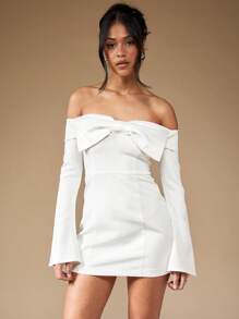 MISSGUIDED Vestido mini con hombros descubiertos, lazo delantero, mangas acampanadas largas, ajustado, para fiestas, salidas nocturnas, ocasiones especiales, de moda moderna, para otoño e invierno