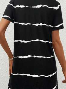 SHEIN LUNE Women V-Neck Short Sleeve Printed Casual Short Dress