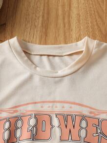 SHEIN Tween Boys 2pcs Sets Spring & Summer Wildeya New Styles, Classic Fashionable Outdoor Western Vintage Print T-Shirt Paired With Classic Washed Denim Bib & Brace Overalls 2 Pieces Outfit, Suitable For Outdoor Activities, Daily Wear And Nomadic Social Events - Multicolor - View 4