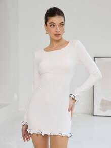 SHEIN X Lucía Bellido Chiquease Vestido mini ajustado sexy y romántico de estilo francés, con un hombro, volantes en las mangas cortas y borde extra corto, para uso en fiestas y vacaciones de mujeres - Blanco - Ver 3