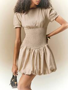 Poéselle Robe pull simple en couleur unie et décontractée en tissu tissé, à manches courtes pour femmes. Robes élégantes pour femmes, robes d'été, tenues pour les vacances de printemps, tenues de vacances, style old money pour femmes, tenues d'été pour femmes - Nude - Voir 1