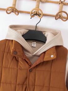 Conjunto de 3 piezas de ropa para niños preadolescentes: sudadera con capucha estampada con letras colegiales casuales, pantalones jogger de color liso y chaleco acolchado grueso y cálido, adecuado para la escuela, el jardín, la playa, el cumpleaños en otoño, primavera, verano e invierno