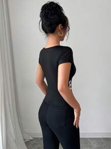 Elenzga 女士优雅通勤撞色镂空花卉修身T恤 - 黑色 - 查看 2