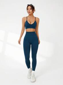 Easithlete 女士纯色后背交叉运动文胸和短裤两件套