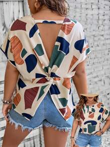 SHEIN LUNE Plus Size Women's Woven Geometric Color Block Print Twist Back Cutout Raglan Short Sleeve Resort Shirt For Summer - Multicolor - View 1