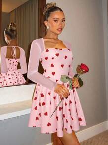 Glamine 心形黑色背景薄纱裙 V 领系带褶皱情人节迷你连衣裙，心形印花吻浪漫约会派对公主透视袖背面系带 - 粉色 - 查看 4