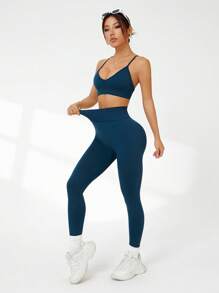 Easithlete 女士纯色后背交叉运动文胸和短裤两件套