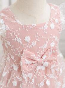 SHEIN Glamorique Kids 女宝宝春夏公主方领盖袖花卉刺绣可爱网眼连衣裙 - 粉色 - 查看 5
