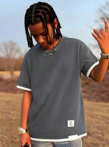 Camiseta con diseño de bloque de color y aplicación de letra para adolescentes varones, adecuada para uso casual y de viaje - Gris - Ver 1