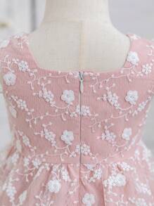 SHEIN Glamorique Kids 女宝宝春夏公主方领盖袖花卉刺绣可爱网眼连衣裙 - 粉色 - 查看 6