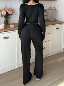 SHEIN Bộ đồ ngủ hở vai màu tương phản viền nơ thanh lịch dành cho nữ, trang phục mặc nhà, trang phục thu đông ấm áp và thanh lịch - màu đen - Xem 2