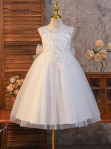 SHEIN Glamorique Kids 年轻女孩优雅白色网眼蝴蝶结蓬蓬公主婚礼派对礼服，适合所有季节 - 白色 - 查看 2