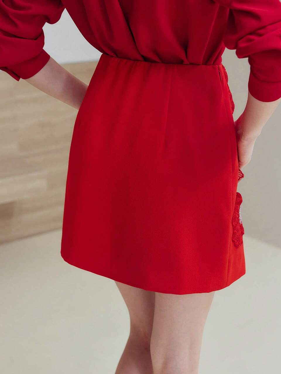 MOTF STUDIO FLOWER APPLIQUES ZIPPER SKIRT