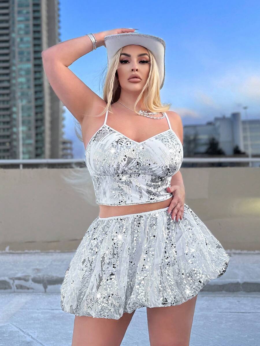 SHEIN SXY Ensemble 2 pièces grande taille pour femmes: Débardeur en soie de lait avec patchwork de sequins argent et jupe tulipe avec ourlet de sequins