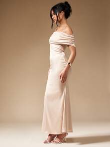 MISSGUIDED 缎面露肩吊带鱼尾下摆露肩长裙 - 杏色 - 查看 4