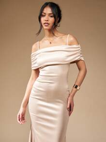 MISSGUIDED 缎面露肩吊带鱼尾下摆露肩长裙 - 杏色 - 查看 3