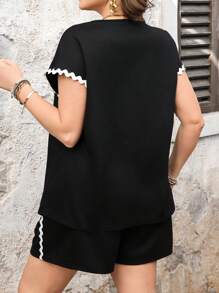 SHEIN LUNE 2 stuks/set casual contrasterende kanten rand ronde hals T-shirt en shorts, plus size vrouwen