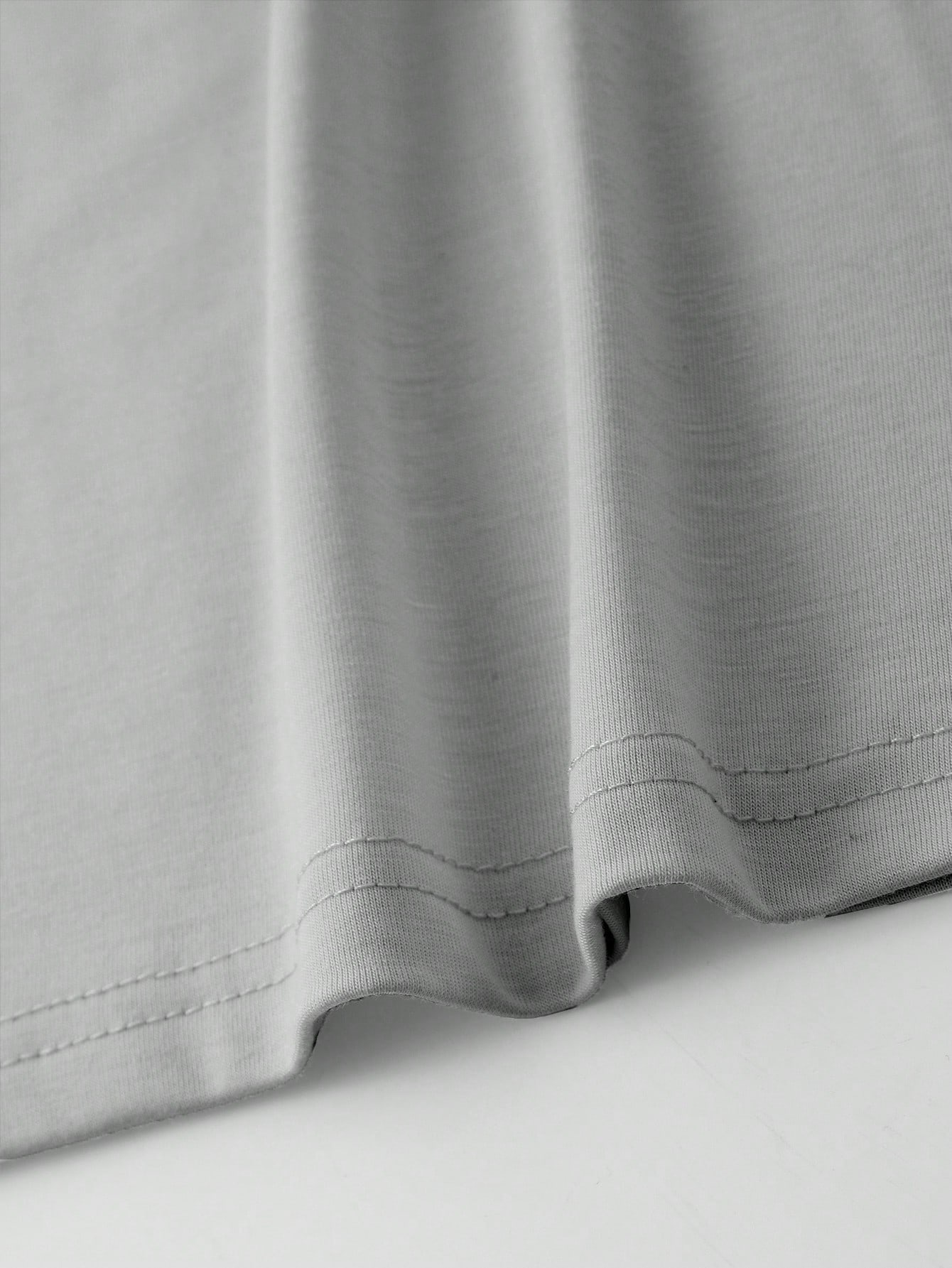 Manfinity Homme تيشيرت كاجوال رجالي بطباعة حرفية ب...