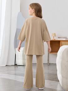 SHEIN Leap Crew Tween 女童宽松短袖 T 恤和喇叭裤套装，带字母和贴花装饰，休闲 2 件套服装 - 杏色 - 查看 2