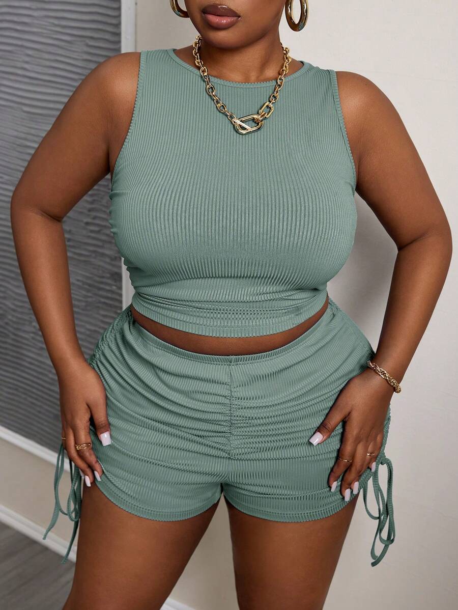 Slaydiva Conjunto de 2 piezas de talla grande con top de tirantes fruncido de unicolor y shorts con cordón lateral - Verde Oliva - Ver 1