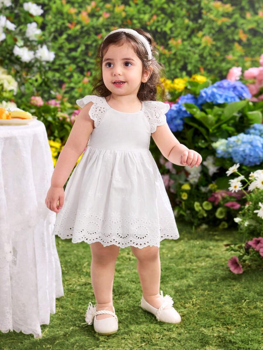 SHEIN Robe d'?�t?� polyvalente avec manches calamistr?�es ?� fleurs brod?�es, adorable pour b?�b?� 