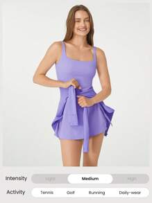 GLOWMODE FeatherFit™-Air Peekaboo 侧开衩下摆方领露肩连衣裙，内置短裤，低冲击瑜伽日常可拆卸罩杯 - 紫色 - 查看 7