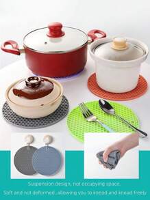 2pcs/Set Silicone Insulation Pad, Minimalist Light Grey Honeycomb Textured Round Non-Slip Potholder For Kitchen - Light Grey - View 3