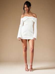 MISSGUIDED Vestido mini con hombros descubiertos, lazo delantero, mangas acampanadas largas, ajustado, para fiestas, salidas nocturnas, ocasiones especiales, de moda moderna, para otoño e invierno