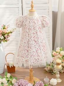 SHEIN Glamorique Kids 年轻女孩短袖网眼覆盖碎花夏装，甜美清晰的花朵图案设计，适合日常通勤和派对穿着，展现女孩的可爱风格 - 杏色 - 查看 1