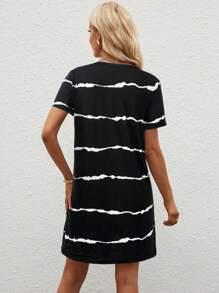 SHEIN LUNE Women V-Neck Short Sleeve Printed Casual Short Dress