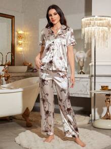 LuxeNights Conjunto de pijama de mujer con top de cuello de solapa y pantalones con estampado floral de seda sintética, ideal para vacaciones