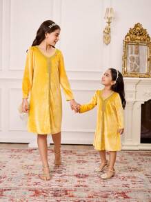 SHEIN Tween Girls Yellow Velvet Long Sleeve V-Neck Sequin Trim Dress, Fashion Outerwear - Yellow - View 4