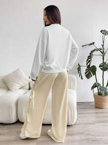 SHEIN EZwear 2pcs/Set Women Bow Decor Round Neck Long Sleeve Sweatshirt And Pants Set